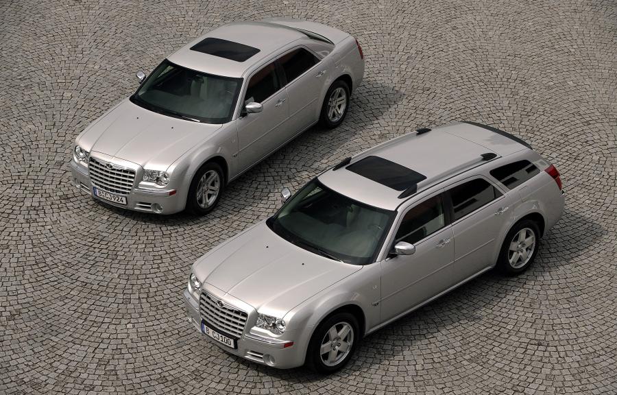  Chrysler 300C Touring 2005 года  (фото 30 из 44)